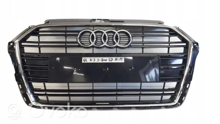 Audi A3 S3 8V Maskownica / Grill / Atrapa górna chłodnicy 8V3853651