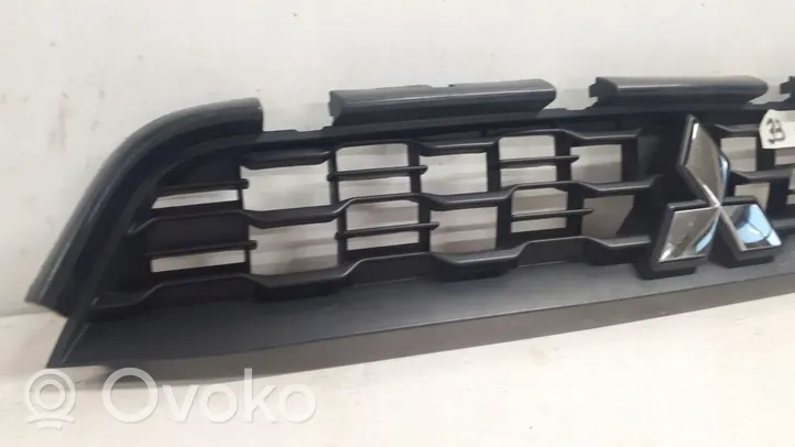 Mitsubishi ASX Maskownica / Grill / Atrapa górna chłodnicy 6402A318