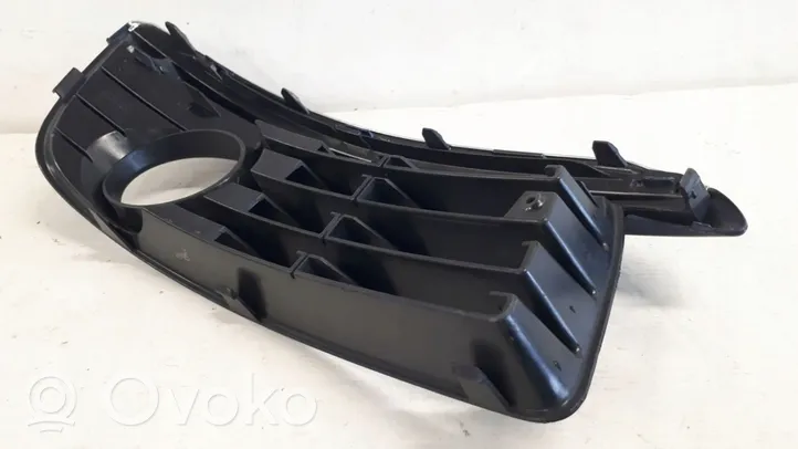 Volkswagen Jetta V Grille inférieure de pare-chocs avant 1K0853665