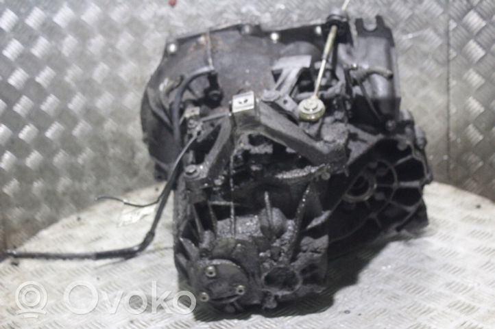 Ford Focus Mechaninė 5 pavarų dėžė 3M5R7F096