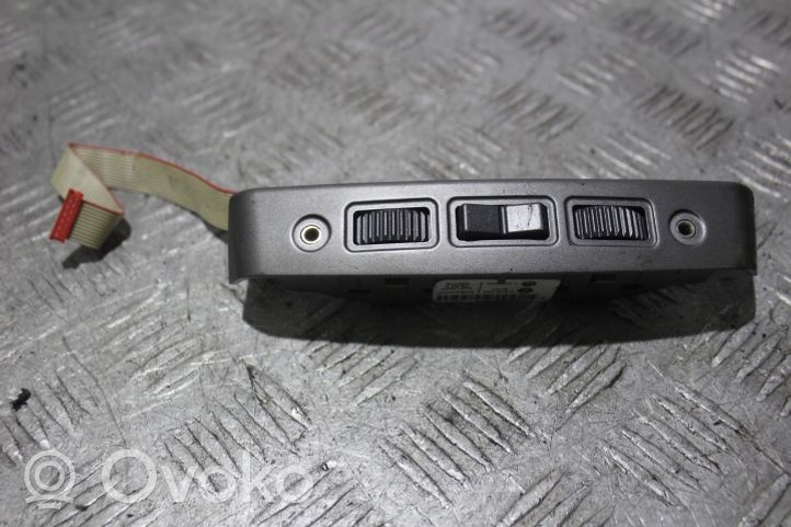 BMW 7 E65 E66 Connettore plug in AUX 6918433