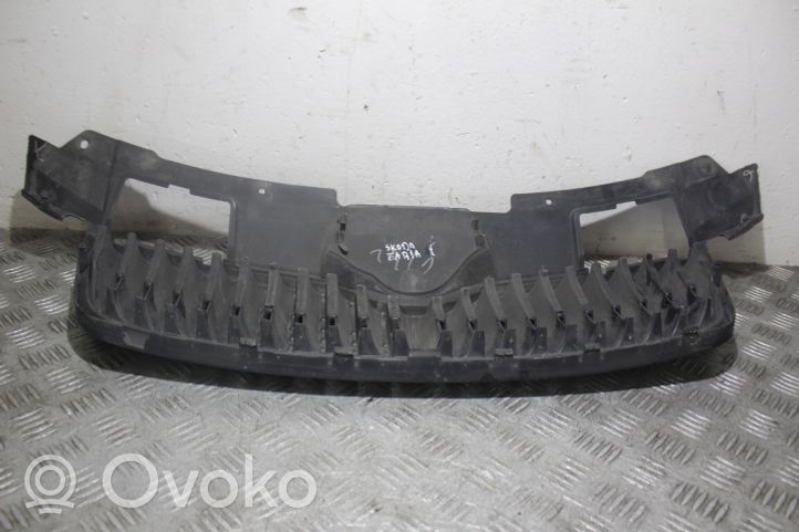 Skoda Fabia Mk2 (5J) Maskownica / Grill / Atrapa górna chłodnicy 5J0853668