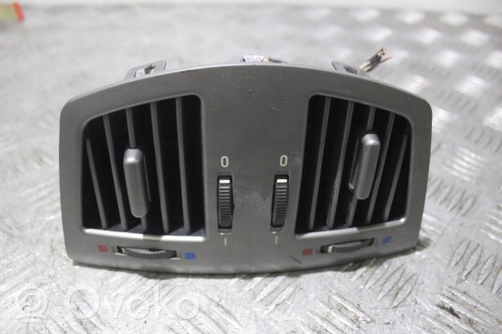 BMW 7 E65 E66 Aizmugurējā gaisa - ventilācijas reste 7002395