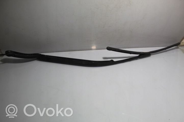 Jaguar XJ X351 Front wiper blade arm 