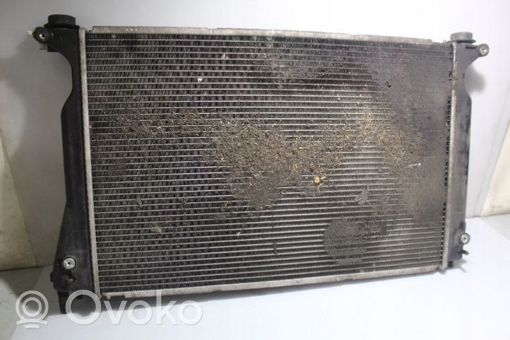 Toyota Corolla Verso E121 Radiateur de refroidissement 