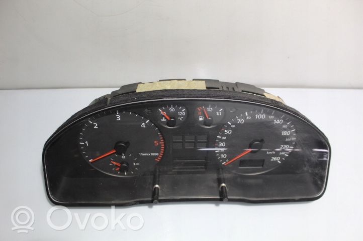 Audi A4 S4 B5 8D Orologio 