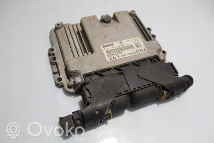 Opel Combo D Moottorin ohjainlaite/moduuli (käytetyt) 0281018699