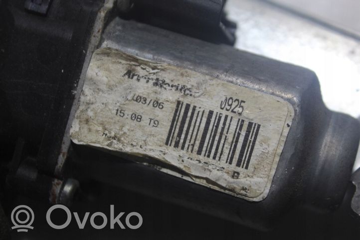 Nissan Note (E11) Priekinis el. lango pakėlimo mechanizmas be varikliuko 