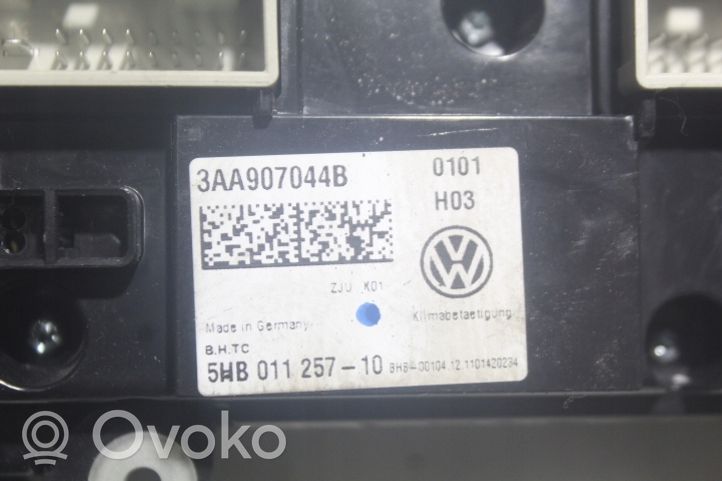 Volkswagen PASSAT B7 Sisätuulettimen ohjauskytkin 5HB011257-10