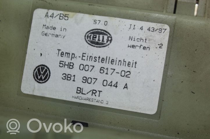 Volkswagen PASSAT B5 Sisätuulettimen ohjauskytkin 5HB007617-2