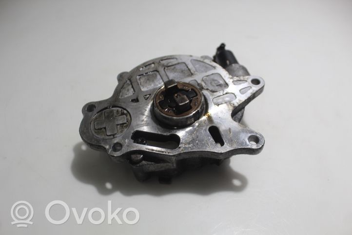 Volkswagen Golf VI Vacuum pump 