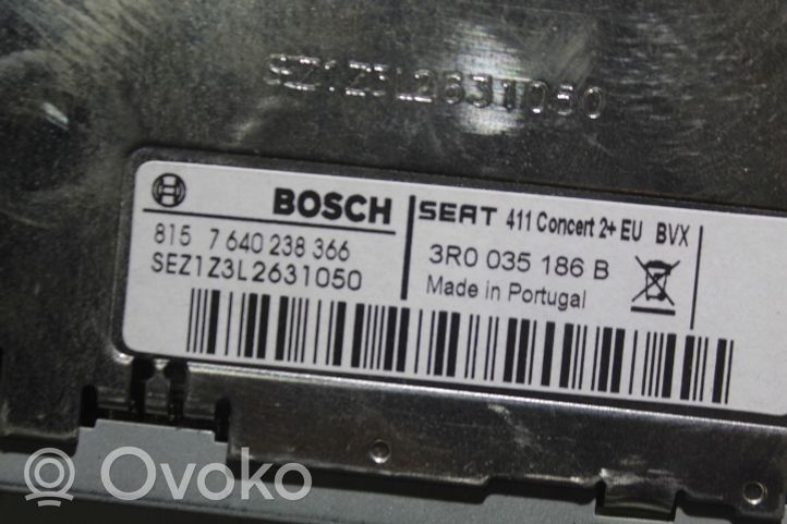 Seat Exeo (3R) Konsola środkowa / Radio / GPS 7640238366