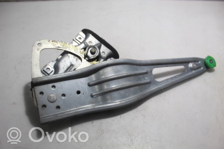 Toyota Yaris Rear window lifting mechanism without motor 