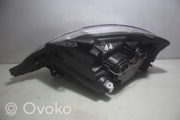 Citroen C3 Передняя фара 02142210