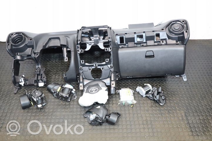 Toyota Aygo AB40 Panel de instrumentos 