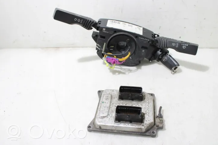 Opel Vectra C Komputer / Sterownik ECU silnika 55355631