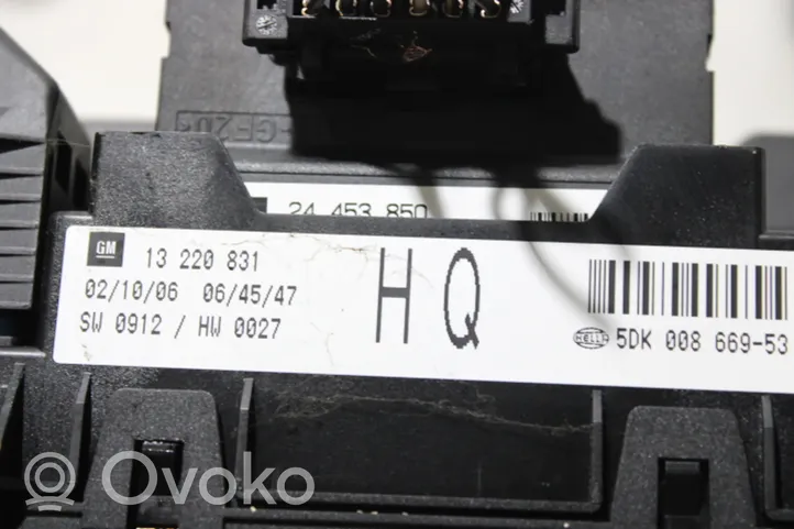 Opel Zafira B Komputer / Sterownik ECU silnika 