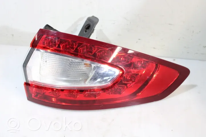 Ford Mondeo MK V Luz trasera/de freno 