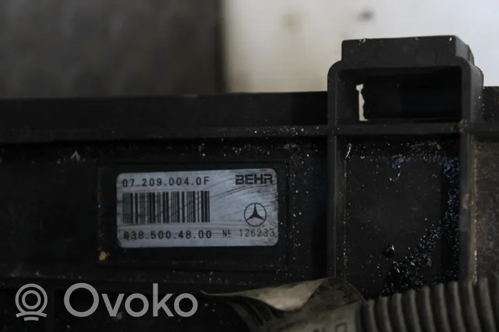 Mercedes-Benz Vito Viano W638 Ilmastointilaitteen kondenssipuhallin (A/C) 