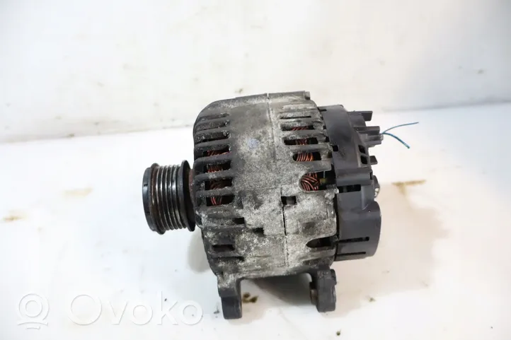 Audi A4 S4 B7 8E 8H Generatore/alternatore 