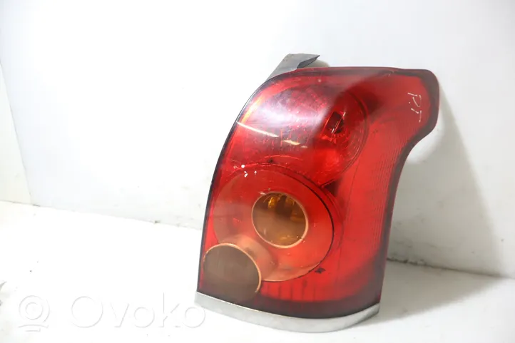 Toyota Avensis Verso Lampa tylna 