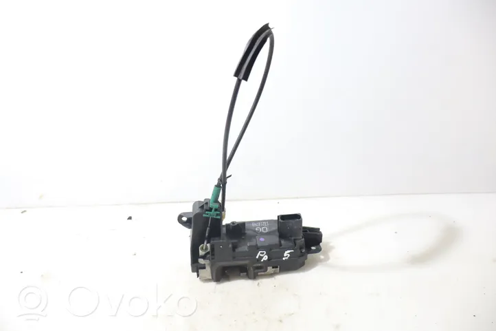 Opel Astra H Front door lock 