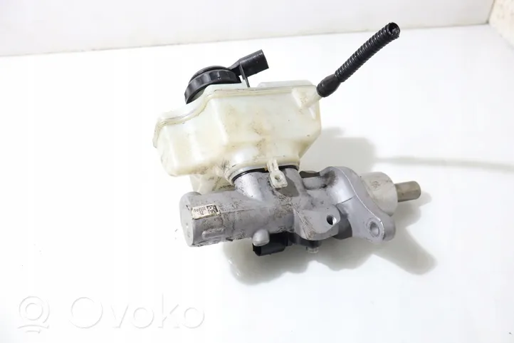 Volkswagen Touran II Master brake cylinder 