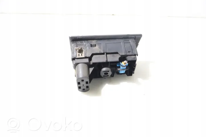 Opel Zafira B Light switch 