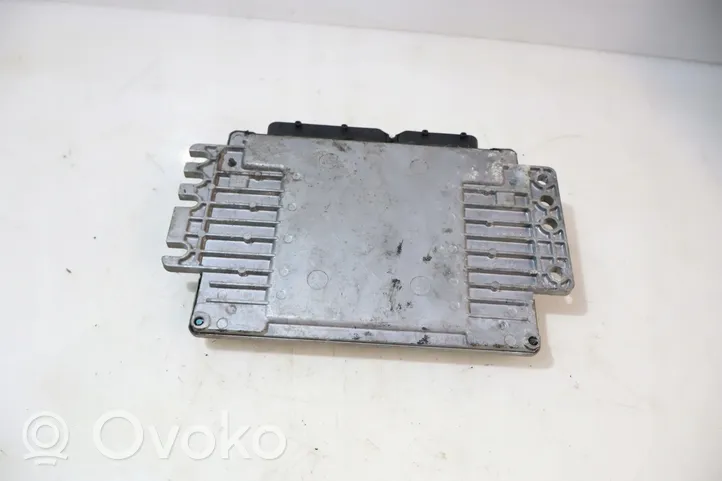 Nissan Note (E11) Unité de commande, module ECU de moteur 