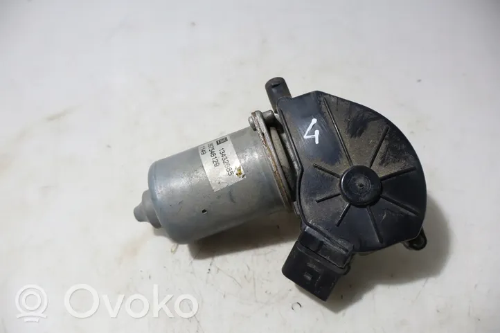 Opel Corsa E Stikla tīrītāja motoriņš W65427