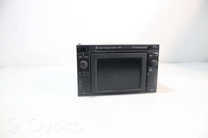 Volkswagen PASSAT B5.5 Radio/CD/DVD/GPS-pääyksikkö 