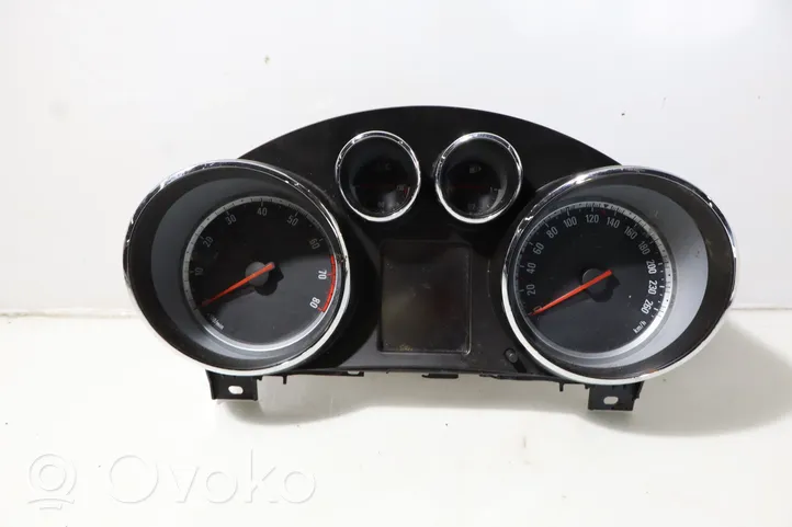 Opel Insignia A Clock 