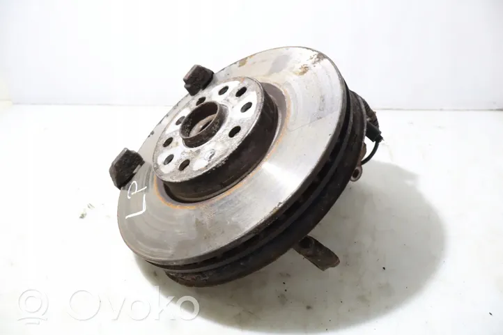 Volkswagen Touran I Front wheel hub spindle knuckle 