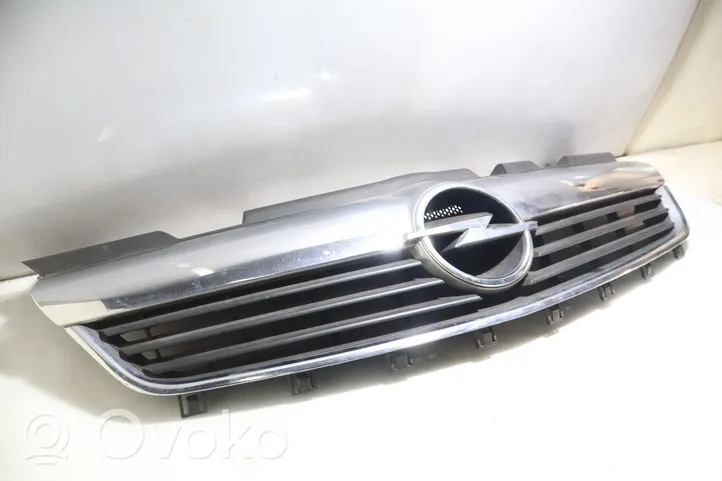 Opel Zafira B Grille de calandre avant 