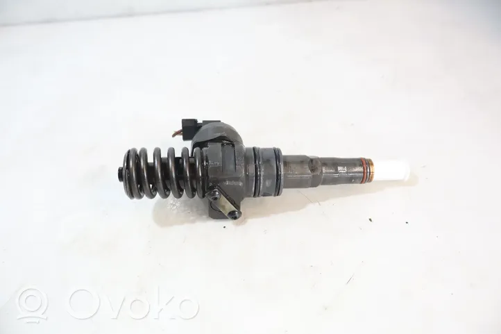 Volkswagen Golf IV Injecteur de carburant 0414720215