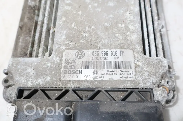 Volkswagen Jetta V Motorsteuergerät ECU 0281011903