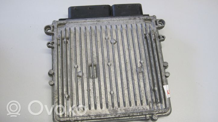 Mercedes-Benz GL X164 Unité de commande, module ECU de moteur A6421506800