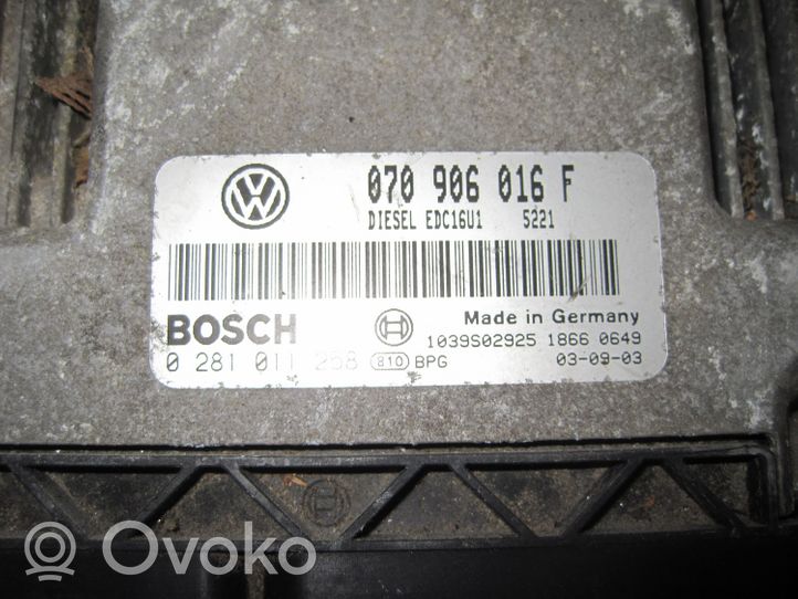 Volkswagen Touareg I Unité de commande, module ECU de moteur 070906016F