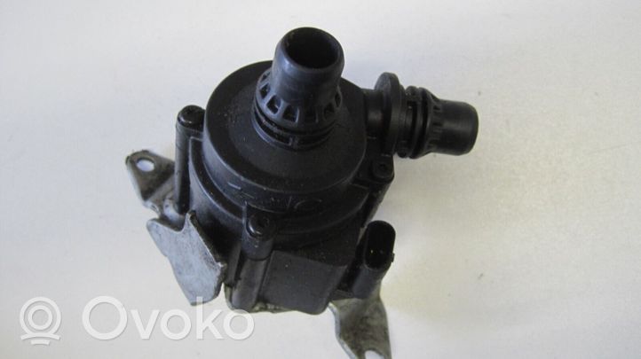 BMW 5 F10 F11 Pompa dell’acqua 8511748