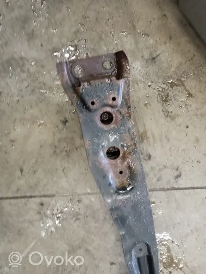 Mitsubishi Outlander Gearbox mounting bracket 