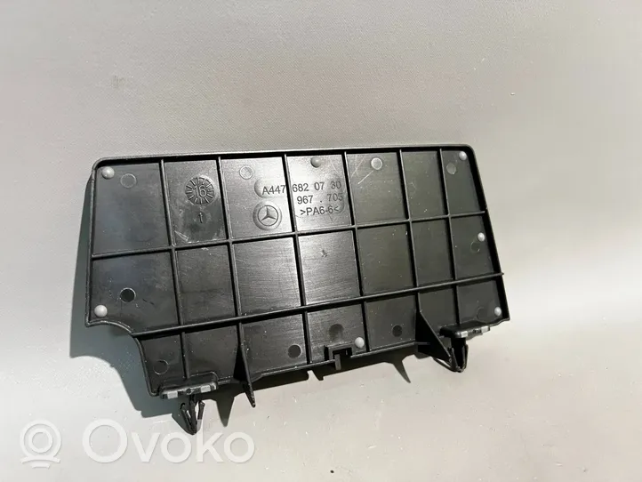 Mercedes-Benz Metris W447 Copertura del rivestimento del sottoporta posteriore A4476820730