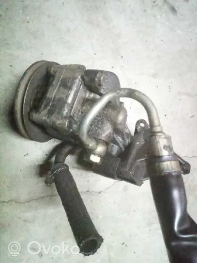 Alfa Romeo 164 Power steering pump 7681955175