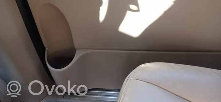 KIA Carnival Apmušimas galinių durų (obšifke) 