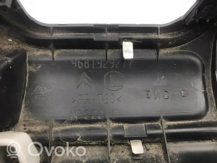 Citroen C5 Osłona pasa bagażnika 9681929277