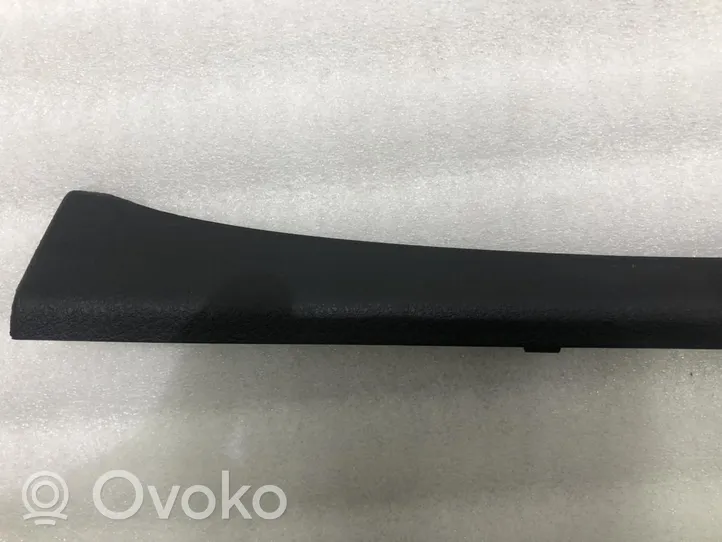 Volkswagen PASSAT B6 Other sill/pillar trim element 