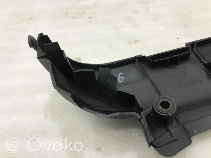 Volvo S70  V70  V70 XC Cache carter courroie de distribution 31251754