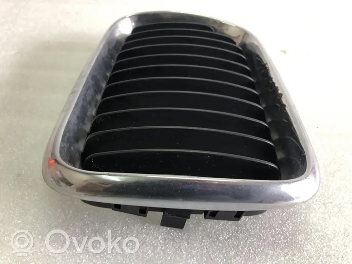 BMW 3 E36 Front bumper lower grill 