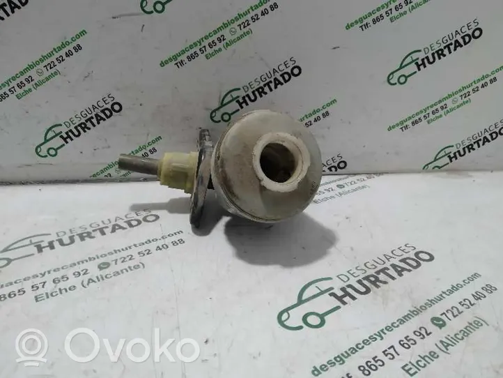 Nissan Vanette Cilindro de freno maestro 74470892