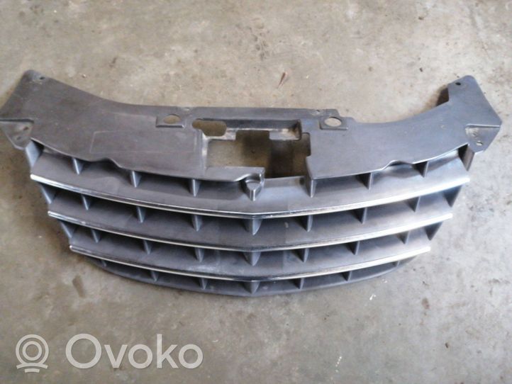 Chrysler Sebring (JS) Front bumper upper radiator grill 31726Y