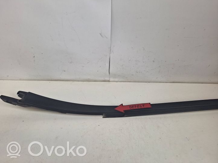 Renault Clio III Listwa szyby czołowej / przedniej 8200384099